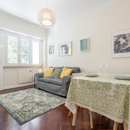Casa Do Largo - Cozy Apartment In The City Center & With Ac Lisbon Bagian luar foto