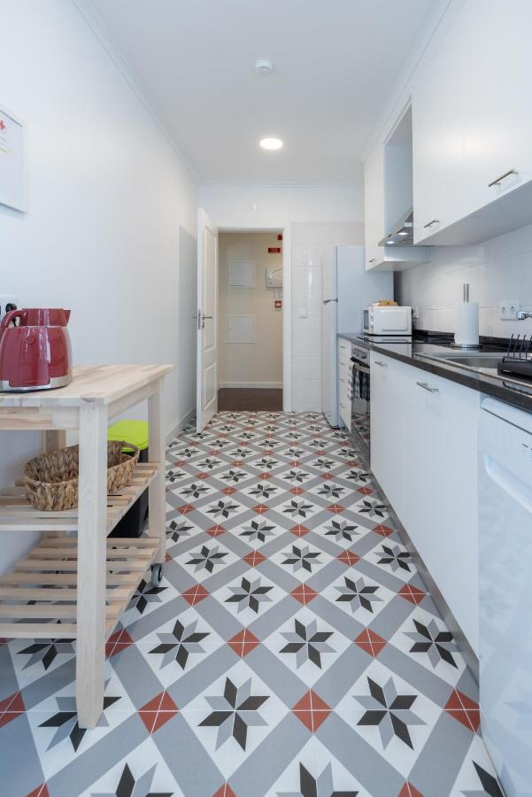 Casa Do Largo - Cozy Apartment In The City Center & With Ac Lisbon Bagian luar foto