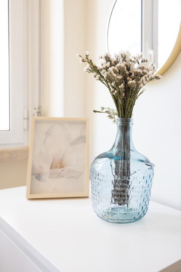 Casa Do Largo - Cozy Apartment In The City Center & With Ac Lisbon Bagian luar foto