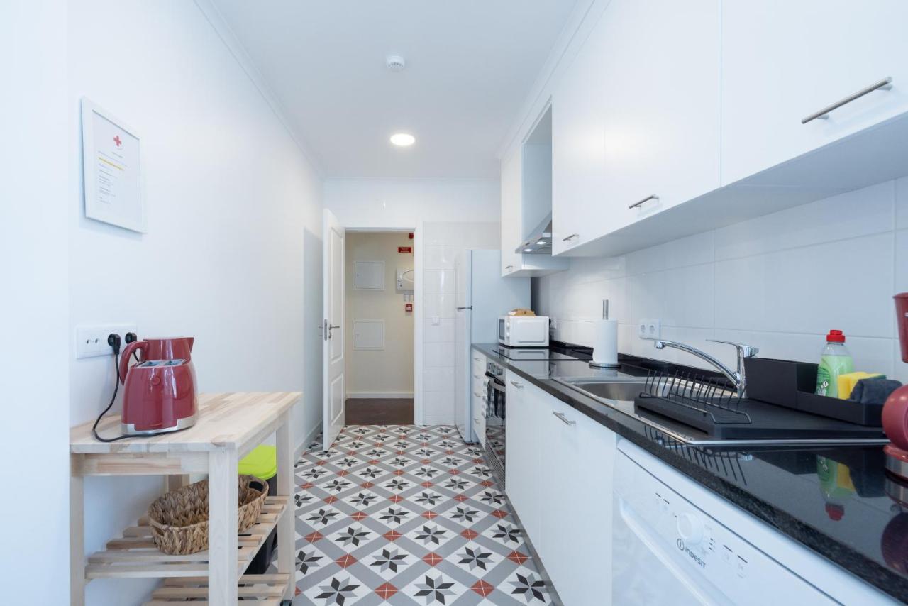 Casa Do Largo - Cozy Apartment In The City Center & With Ac Lisbon Bagian luar foto