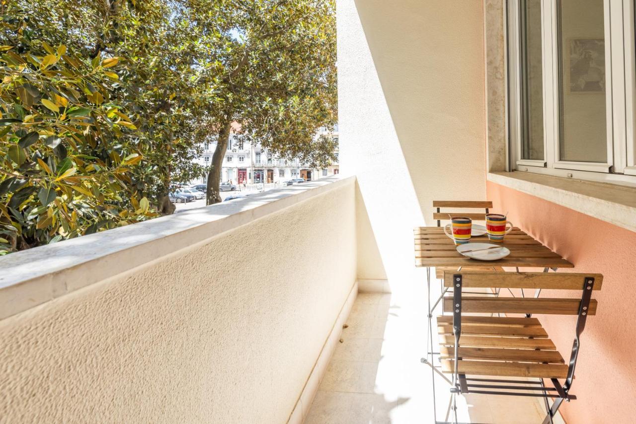 Casa Do Largo - Cozy Apartment In The City Center & With Ac Lisbon Bagian luar foto
